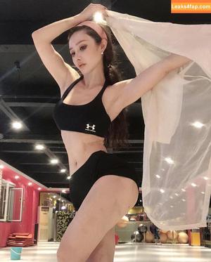 Yuan Herong photo #0646