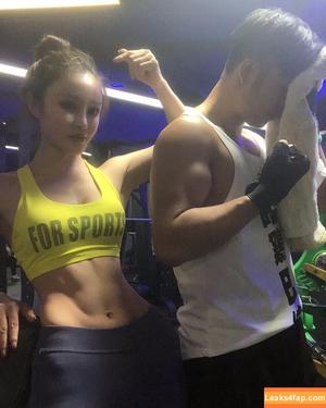 Yuan Herong photo #0682