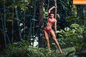 Yuan Herong photo #0715