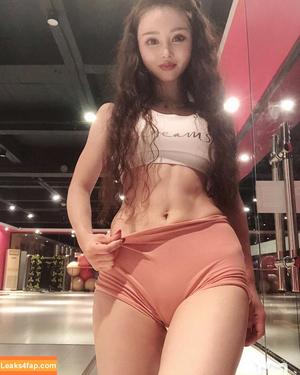 Yuan Herong photo #0988