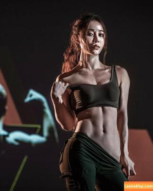 Yuan Herong photo #1254
