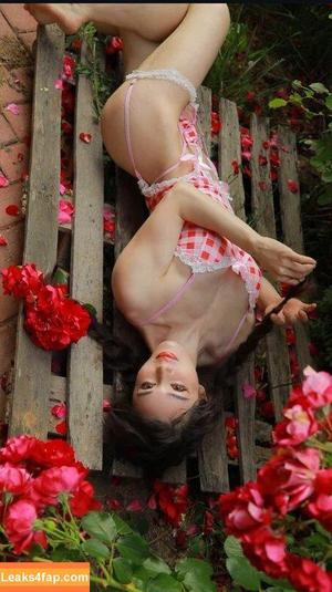 Yuan Herong photo #1753