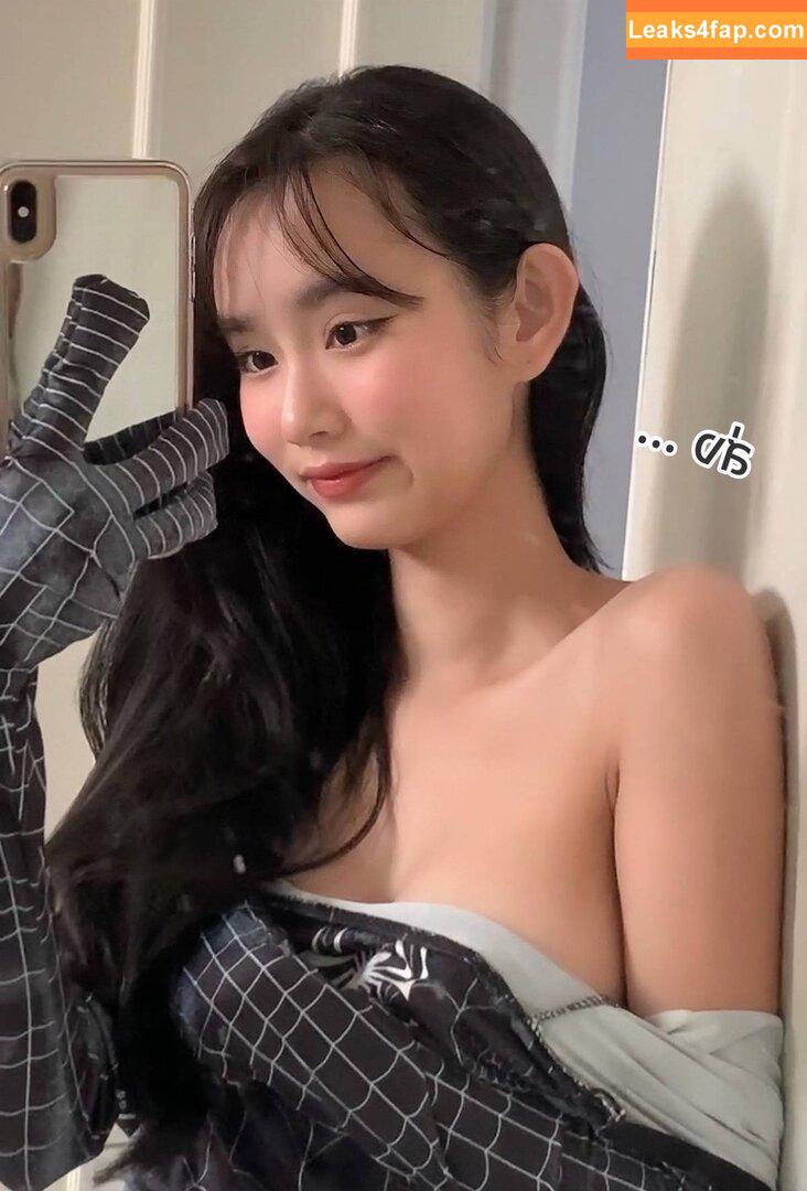 Yujeen.indyy free nudes