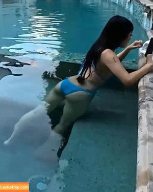 Yujin фото #0287