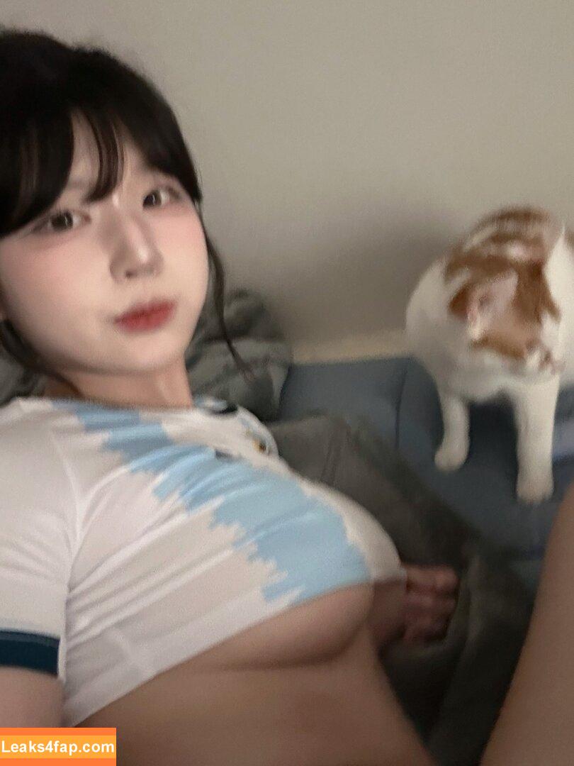 yule_.0.03 /  leaked photo photo #0385