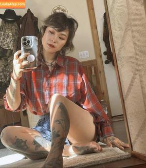 Yvette Young photo #0001