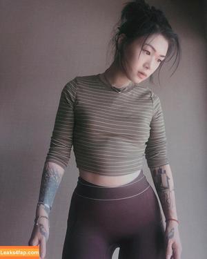Yvette Young photo #0012
