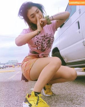 Yvette Young photo #0014