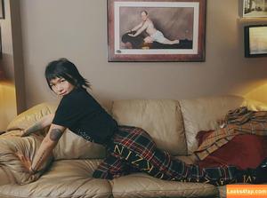 Yvette Young photo #0015