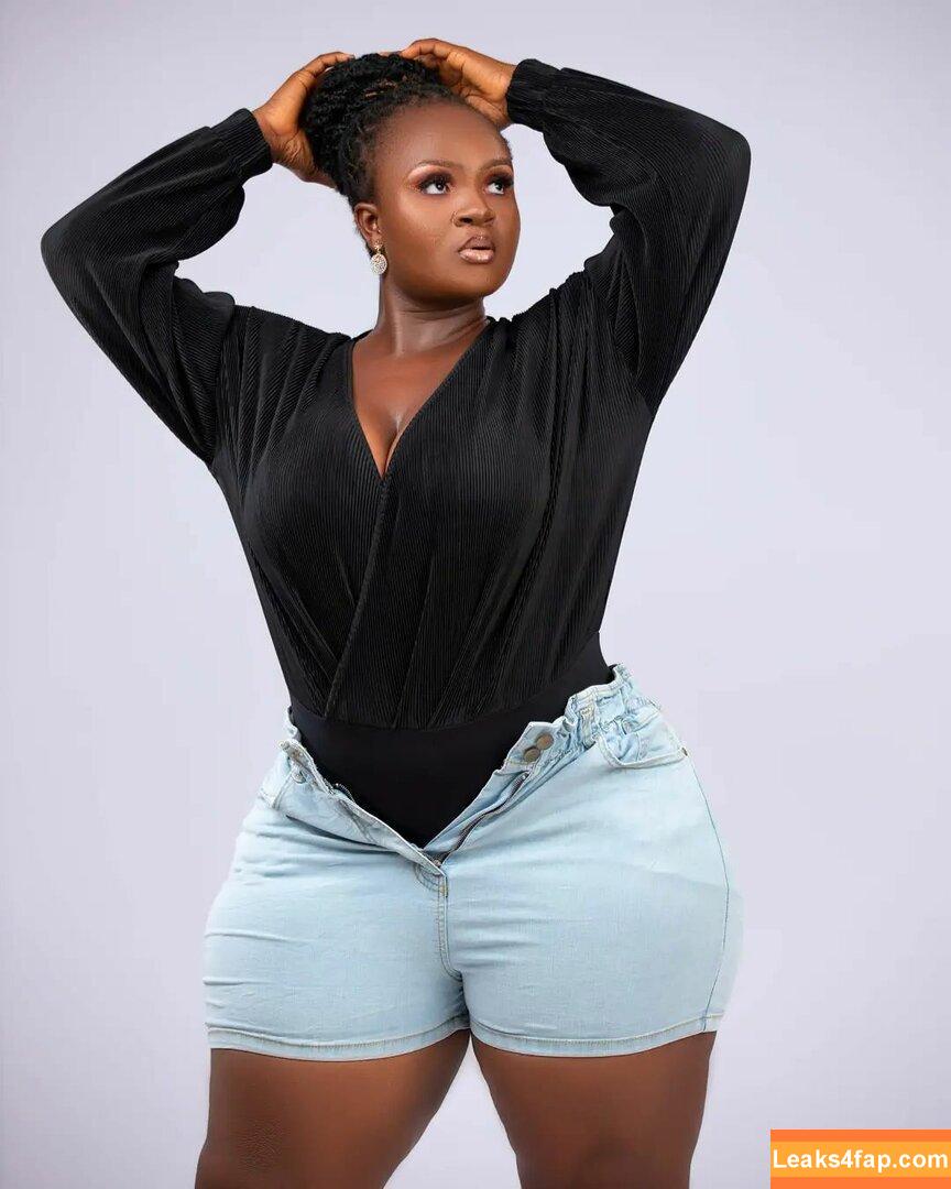 Yvonne Delali / yvonnedelali_model / yvonnedelali_model from perfectwrapgh leaked photo photo #0013