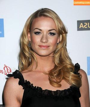 Yvonne Strahovski photo #0072