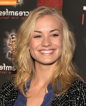 Yvonne Strahovski photo #0082