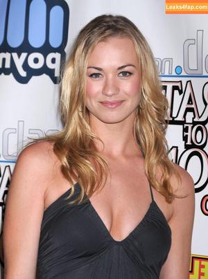 Yvonne Strahovski photo #0090