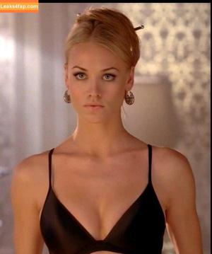 Yvonne Strahovski photo #0095