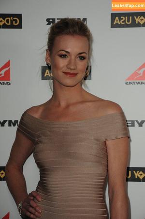 Yvonne Strahovski photo #0115