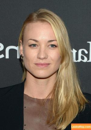 Yvonne Strahovski photo #0204