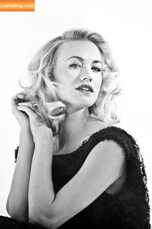 Yvonne Strahovski photo #0214