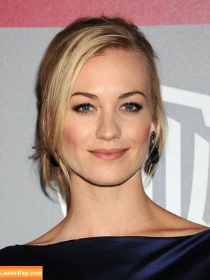 Yvonne Strahovski photo #0297