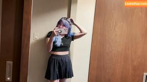 Yvonnie photo #0090