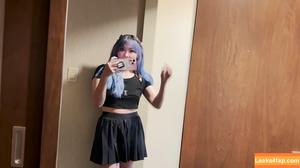 Yvonnie photo #0091