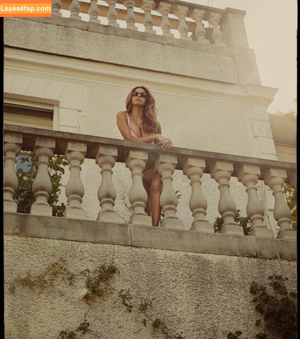 Zahia Dehar / zahiaofficiel leaked photo photo #0152