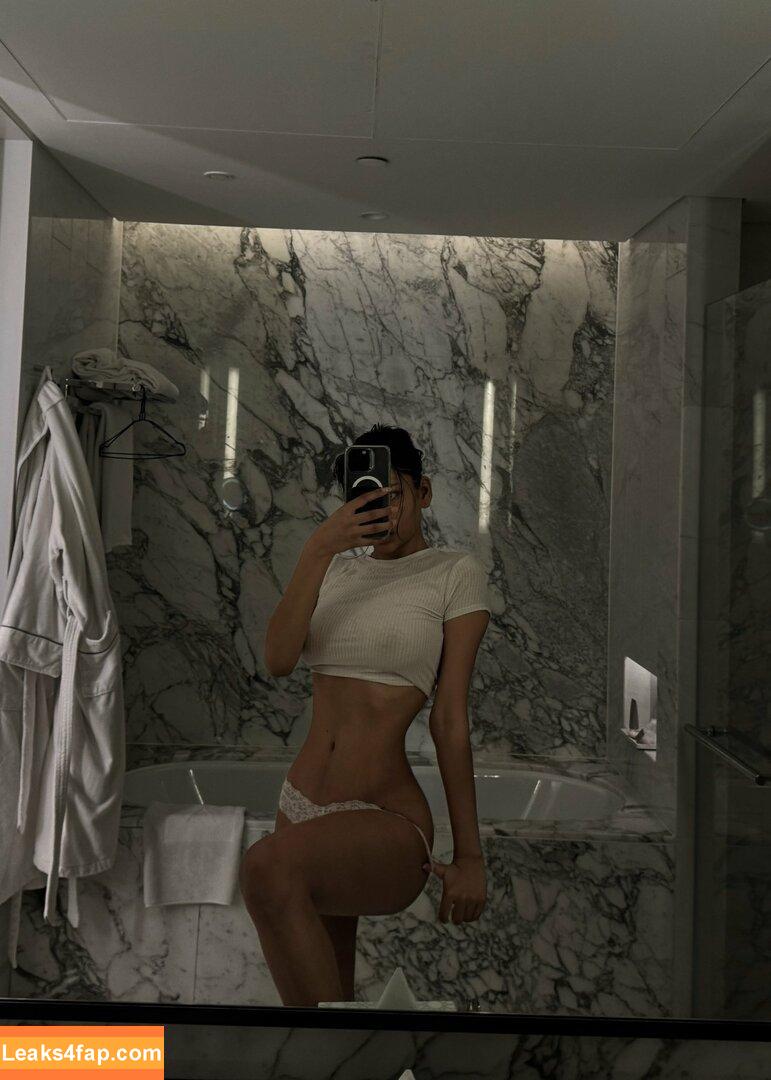 Zaina Sarah / zaina.sarah / zaina_glows / zainaontoast leaked photo photo #0023