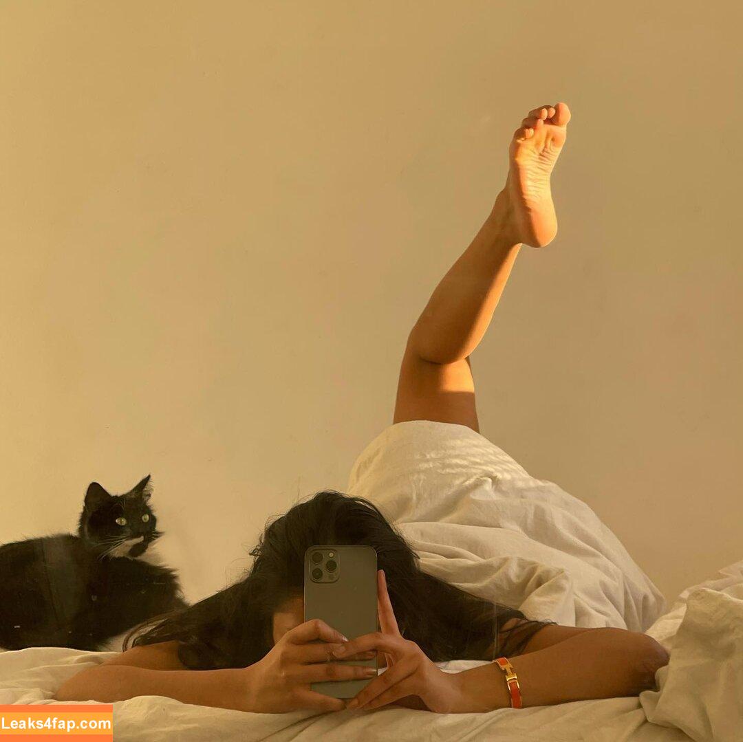 Zaina Sarah / zaina.sarah / zaina_glows / zainaontoast leaked photo photo #0082