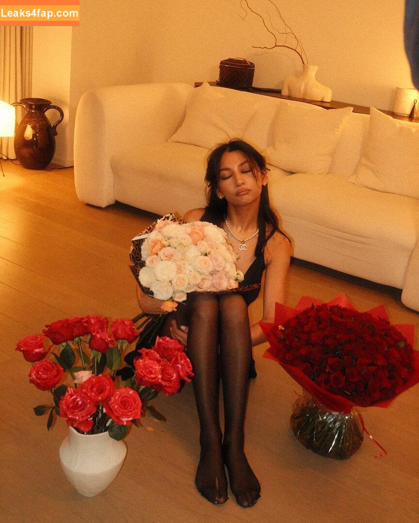 Zaina Sarah / zaina.sarah / zaina_glows / zainaontoast leaked photo photo #0102