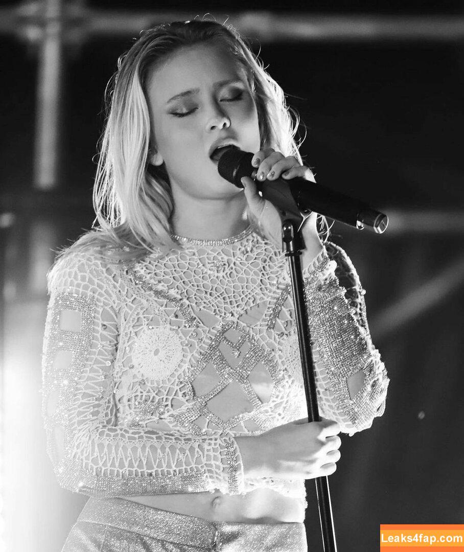 Zara Larsson / zaralarsson leaked photo photo #0488