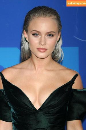 Zara Larsson photo #0024