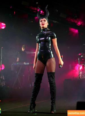 Zara Larsson photo #0409