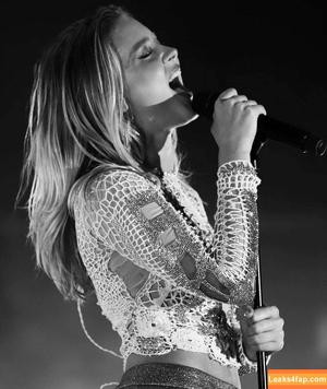 Zara Larsson photo #0489