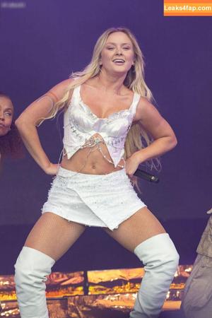 Zara Larsson photo #0697