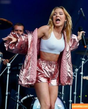 Zara Larsson photo #0808