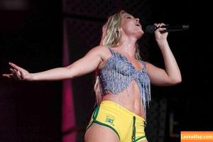 Zara Larsson photo #1014