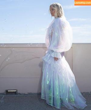 Zara Larsson photo #1593