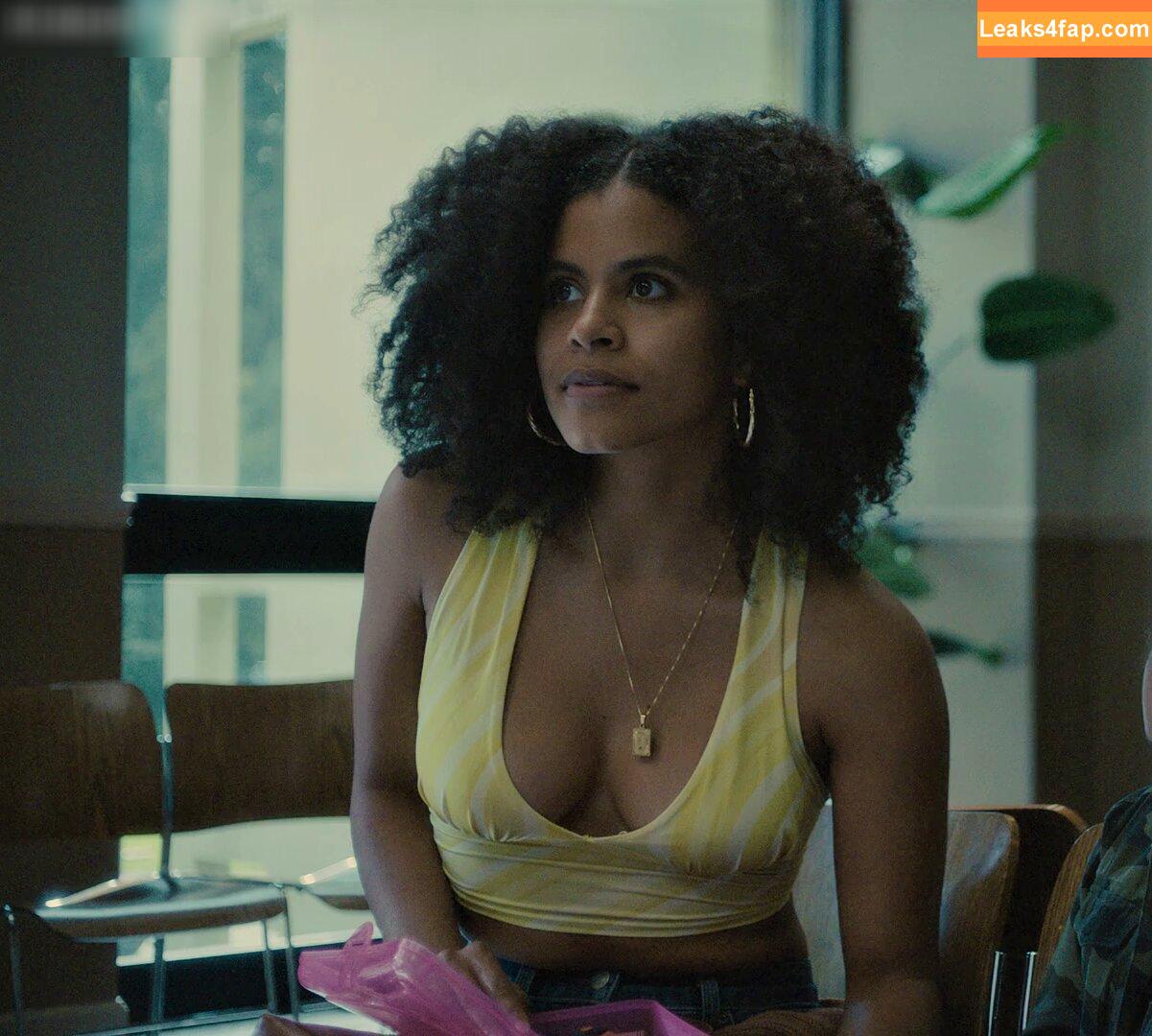 Zazie Beetz / zaziebeetz слитое фото фото #0028