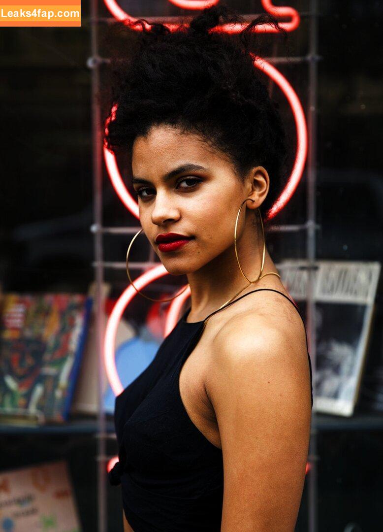 Zazie Beetz / zaziebeetz слитое фото фото #0042