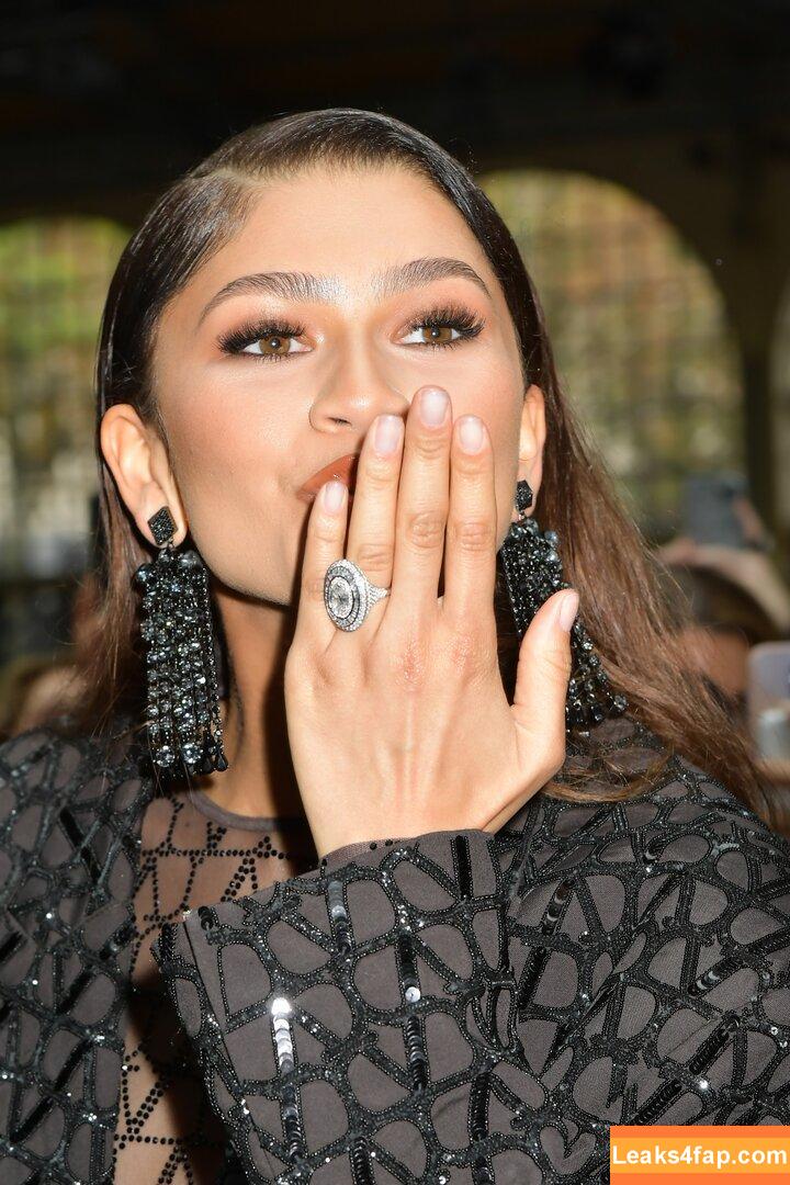 Zendaya / zayarose11 слитое фото фото #0105