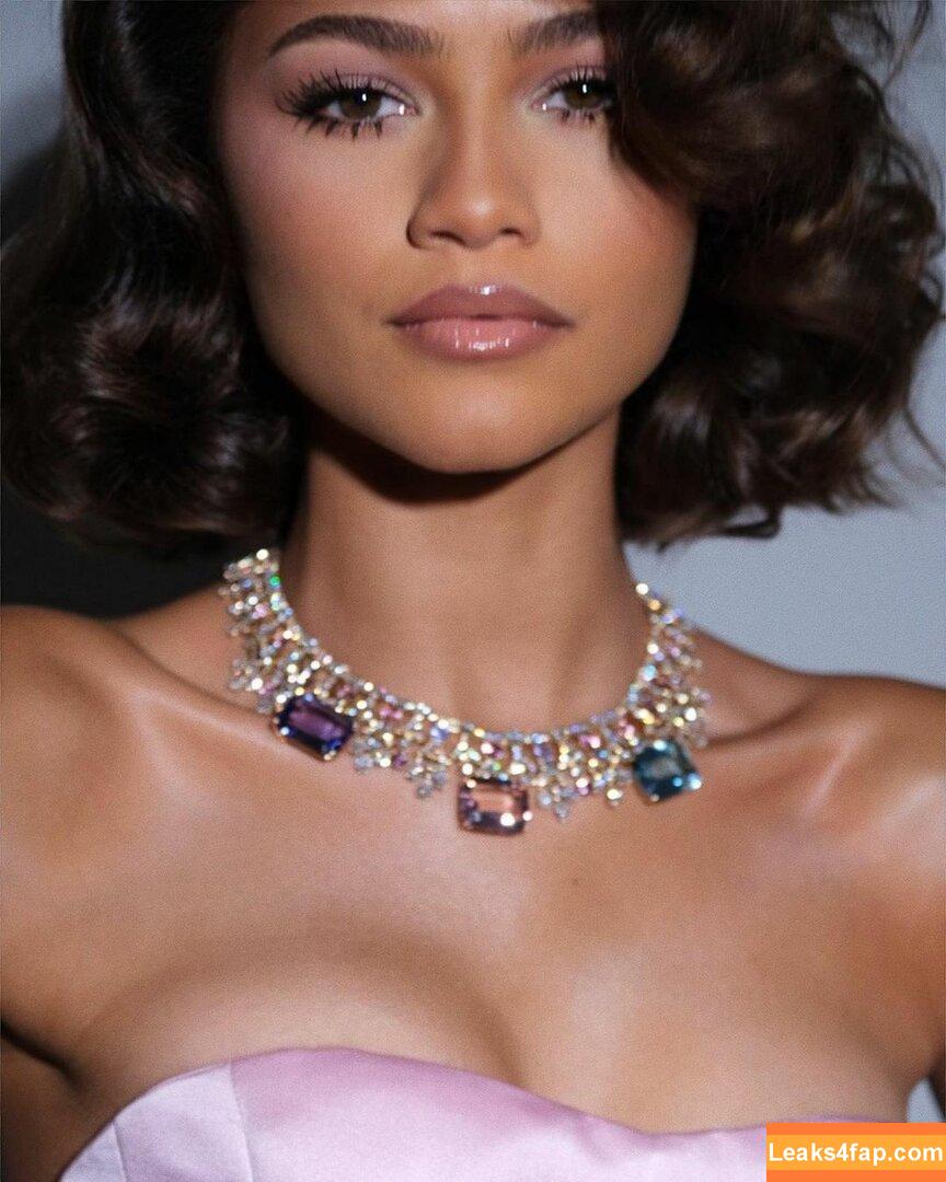 Zendaya / zayarose11 слитое фото фото #0168