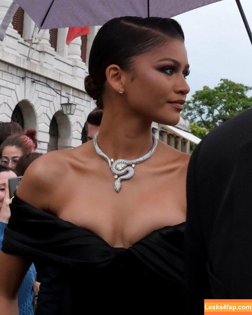 Zendaya / zayarose11 слитое фото фото #0231