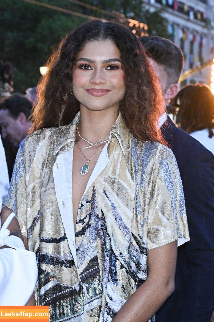 Zendaya / zayarose11 слитое фото фото #0281