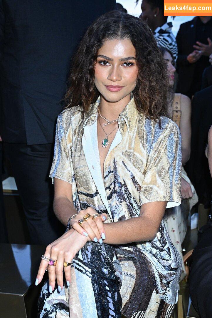 Zendaya / zayarose11 слитое фото фото #0283