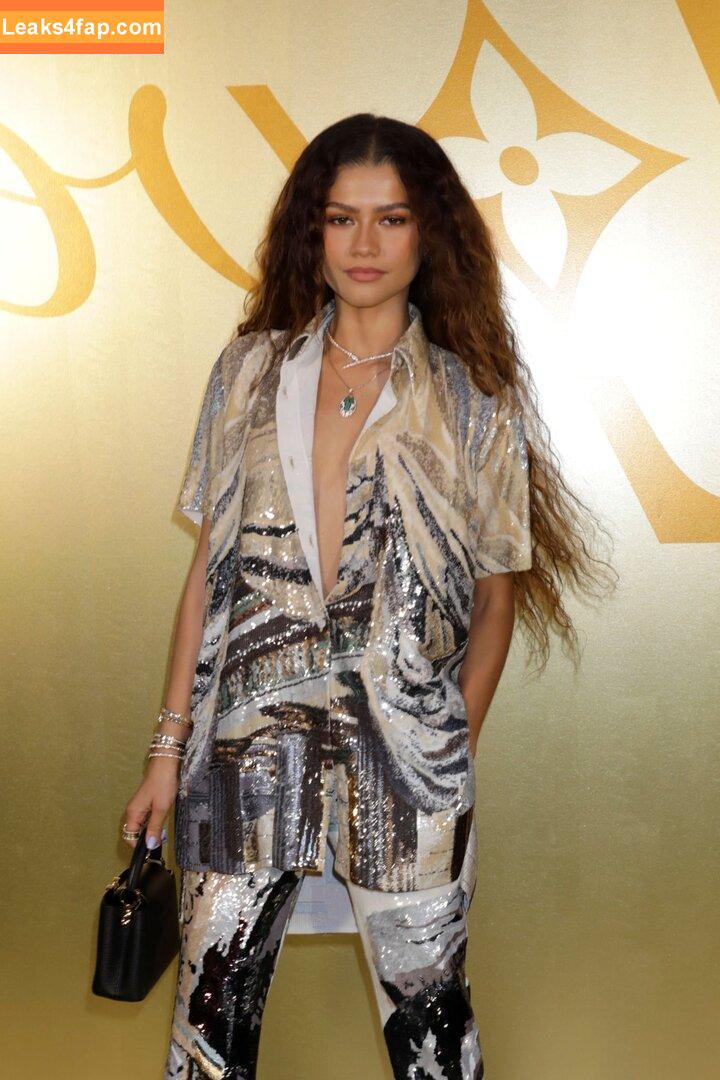 Zendaya / zayarose11 слитое фото фото #0289