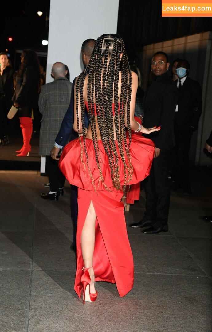 Zendaya / zayarose11 слитое фото фото #0352