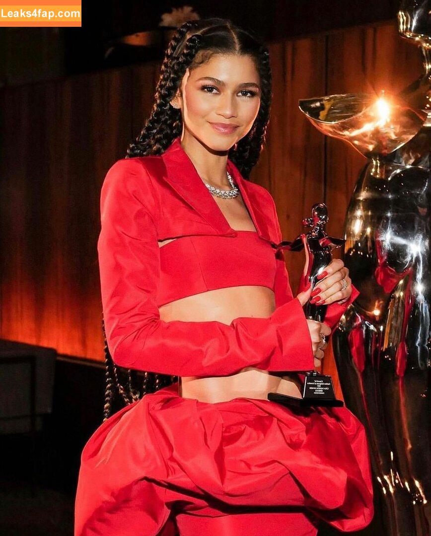 Zendaya / zayarose11 слитое фото фото #0382