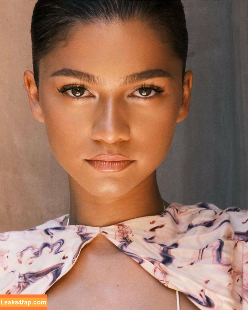 Zendaya / zayarose11 слитое фото фото #0389
