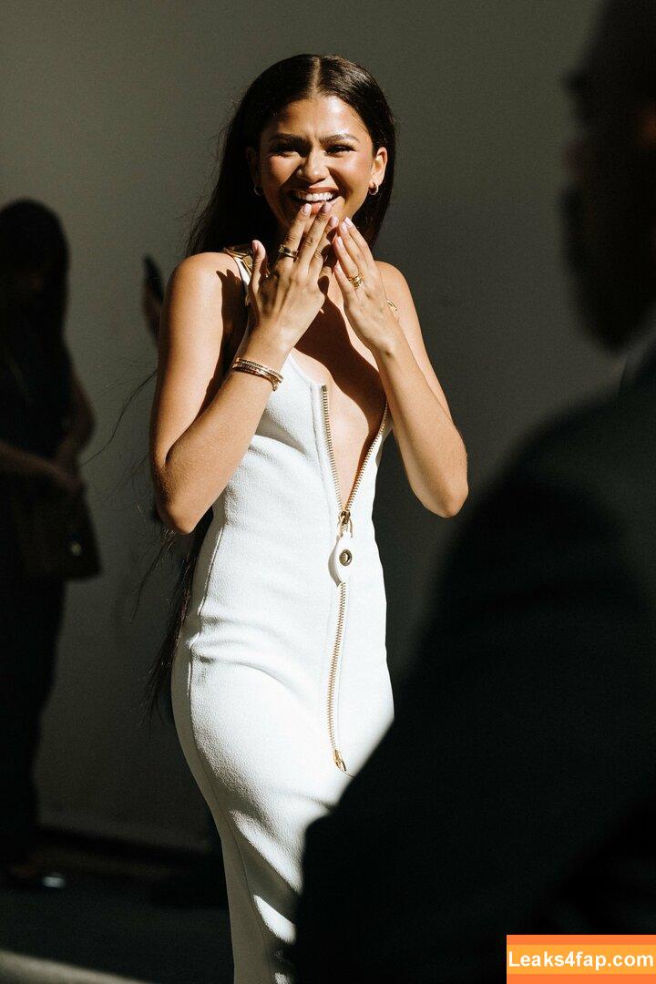 Zendaya / zayarose11 слитое фото фото #0412