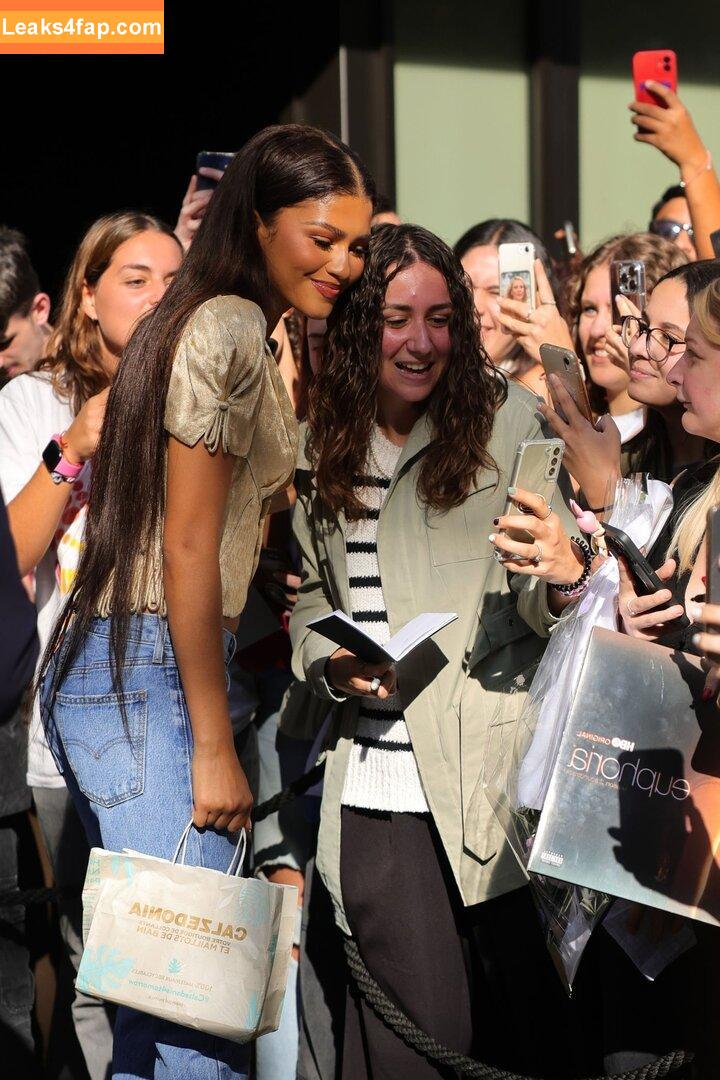 Zendaya / zayarose11 слитое фото фото #0432