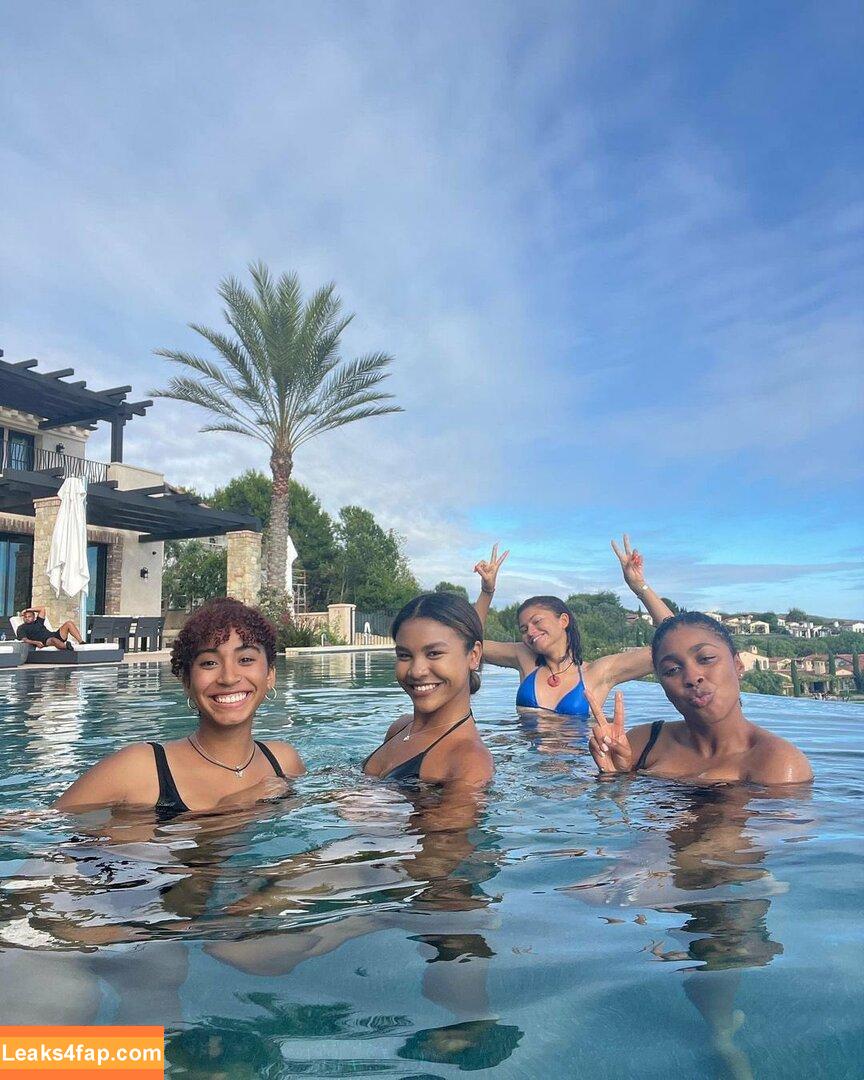 Zendaya / zayarose11 слитое фото фото #0482